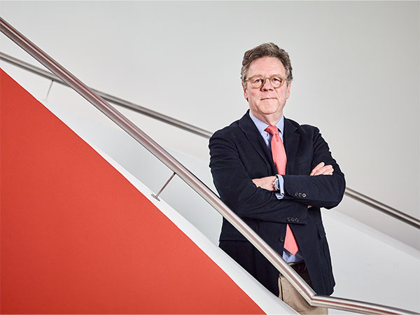 Rechtsanwalt Prof. Thomas Thierau, spezialisiert auf privates Bau- und Immobilienrecht